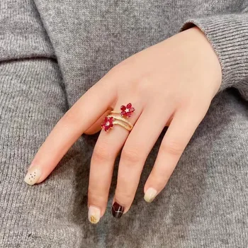 Изысканное кольцо с красным драгоценным камнем в стиле ретро с высококачественными цветами, женственность, инкрустированное кольцом с полностью просверленным отверстием на указательном пальце - Изображение 2  